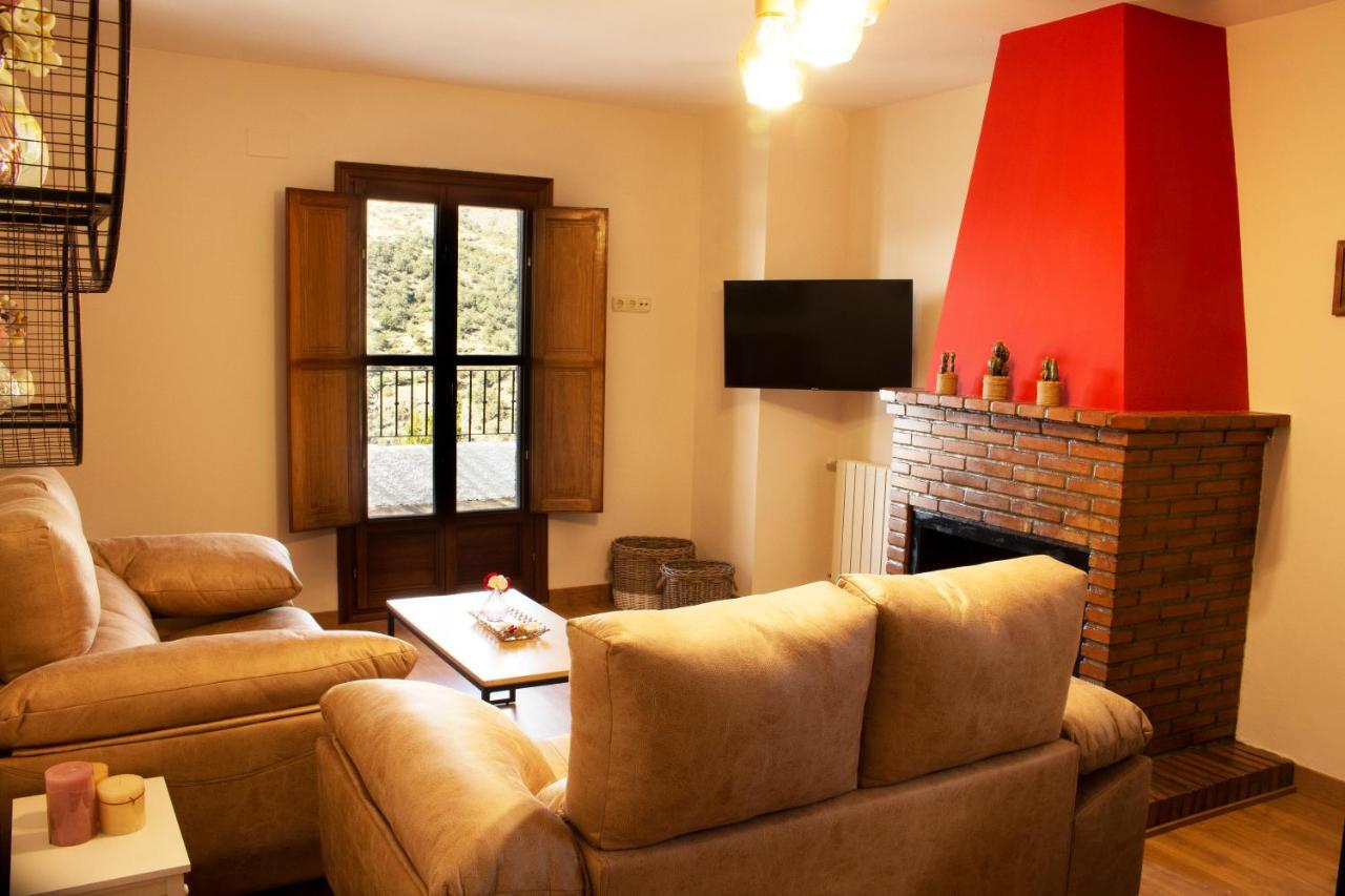 Puerta Bubion Apartamentos Bagian luar foto